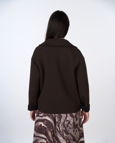 Giacca corta marrone con tasche applicate