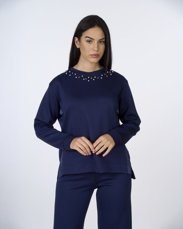 Felpa blu con applicazioni...