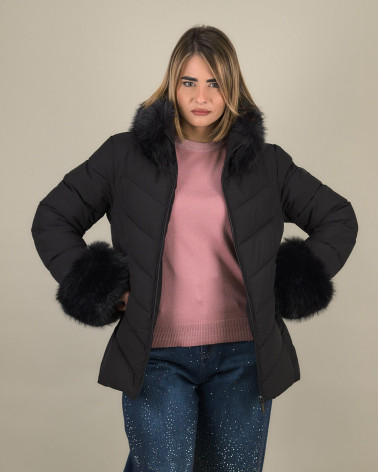 Piumino con collo e polsi in eco pelliccia
