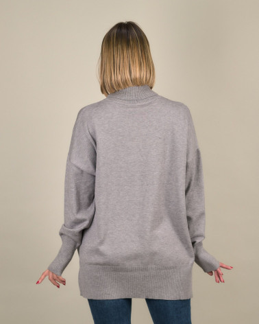 Maglia over con collo alto