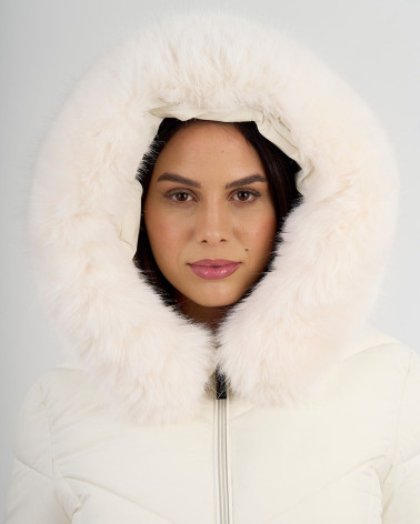 Piumino con cappuccio e collo in eco pelliccia
