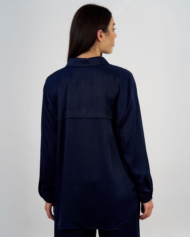 Camicia in raso con maniche lunghe