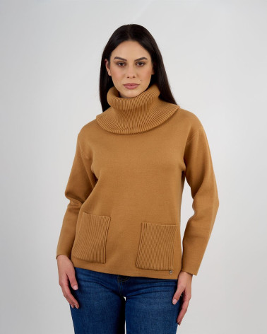 Maglia con collo alto removibile e tasche frontali