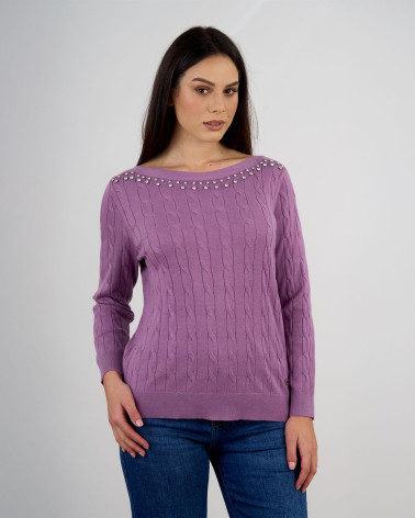 Maglia con scollo ampio e inserti gioiello